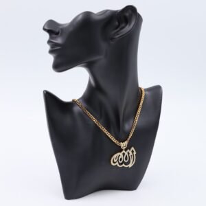 سلسال ذهبي بتصميم لفظ الجلالة لون أسود