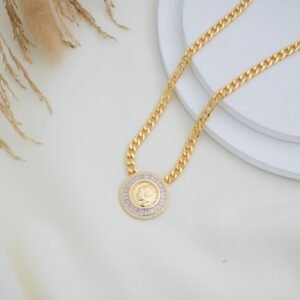 سلسال ذهبي بتصميم ليرة مع أحجار زركون
