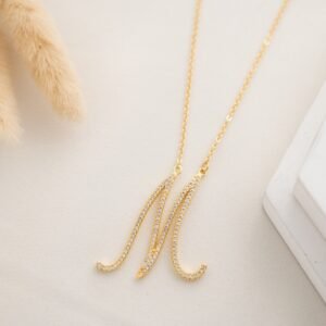 سلسال ذهبي زركون بتصميم حرف M