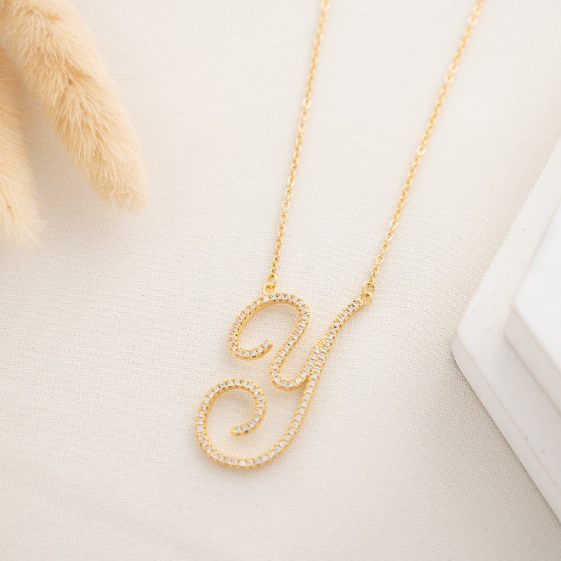 سلسال ذهبي زركون بتصميم حرف Y