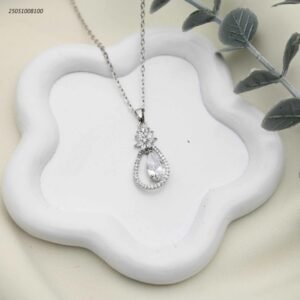 سلسال شكل دمعة مع زركون لون فضي