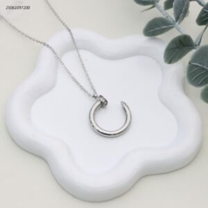 سلسال شكل مسمار دائري لون فضي