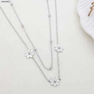 سلسال طبقتين طابات مع 3 وردات لون فضي