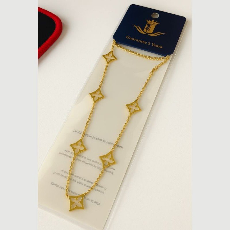 سلسال طويل بتصميم وردات مربعة لون ذهبي