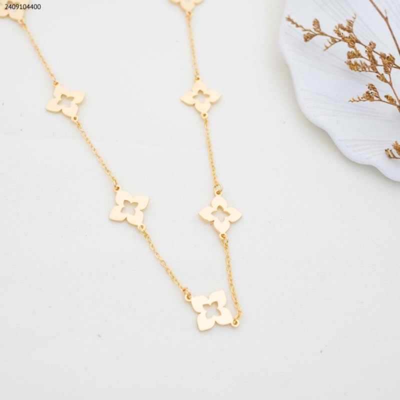 سلسال طويل بتصميم وردة لون ذهبي