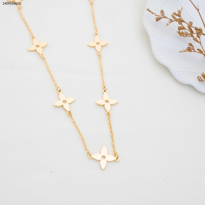 سلسال طويل لون ذهبي