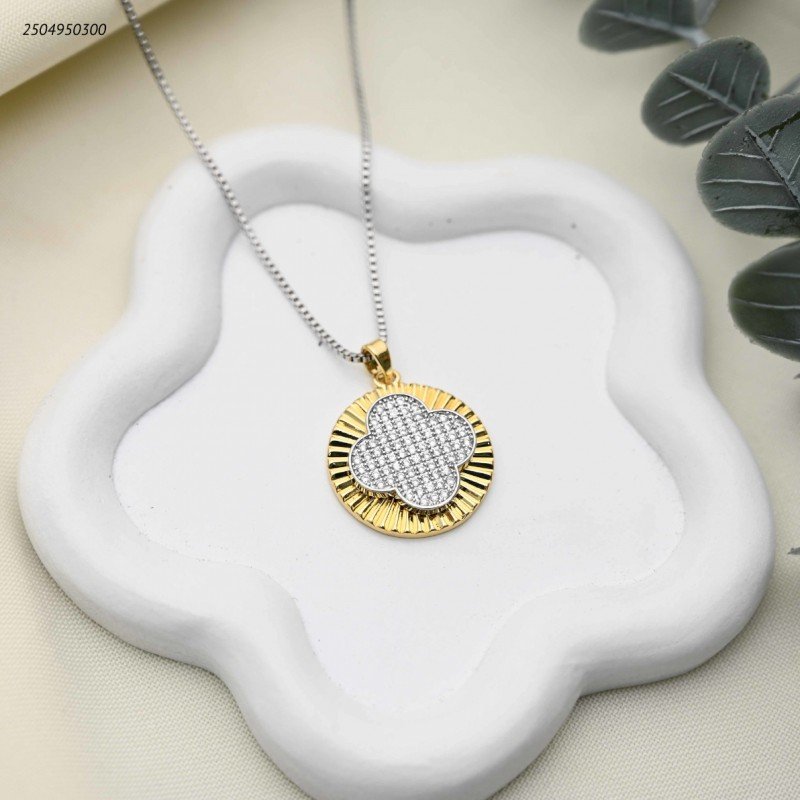 سلسال فان كليف زركون مع اطار شعاع لون فضي و ذهبي