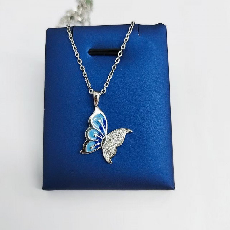 سلسال فراشة ملونة لون فضي وازرق