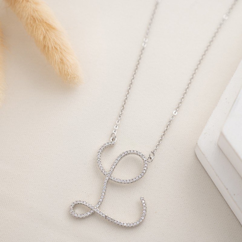 سلسال فضي زركون بتصميم حرف L