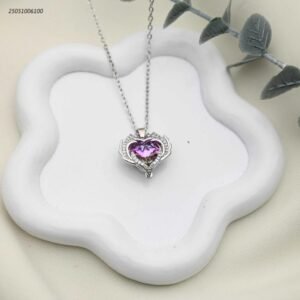 سلسال قلب بأجنحة مرصعة بالزركون وحجر كريستال بنفسجي لون فضي
