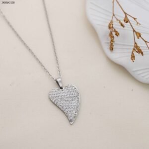 سلسال قلب زركون كبير لون فضي