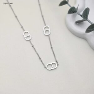 سلسال ماركة طويل حرفي C D متداخلين لون فضي