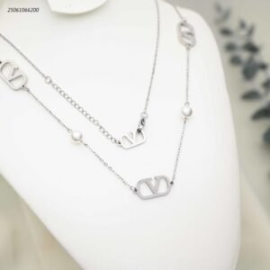 سلسال ماركة طويل مع لولو لون فضي