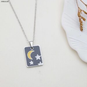 سلسال مستطيل أسود بتصميم نجوم وقمر لون فضي