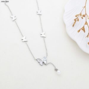 سلسال مع فراشات ولولو لون فضي