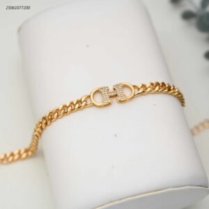 سوار جنزير شكل حروف CHD لون ذهبي