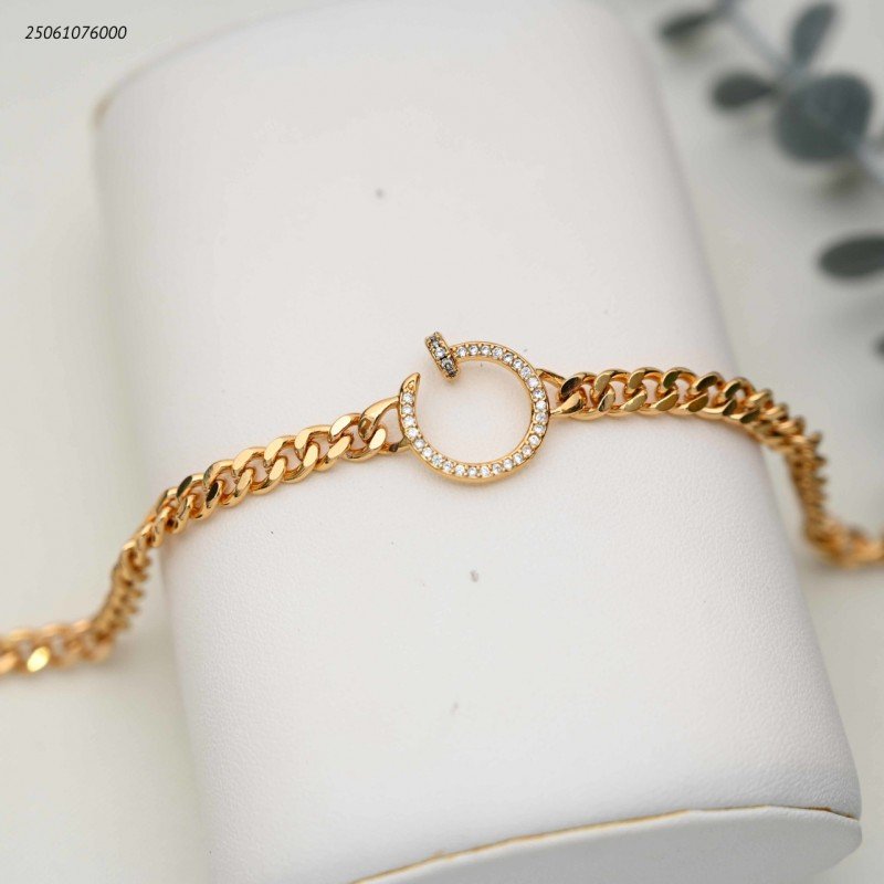 سوار جنزير شكل مسمار دائري لون ذهبي