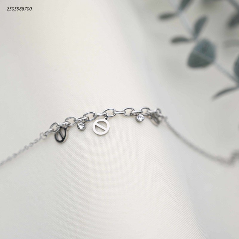 سوار جنزير مع تعليقات ماركة لون فضي