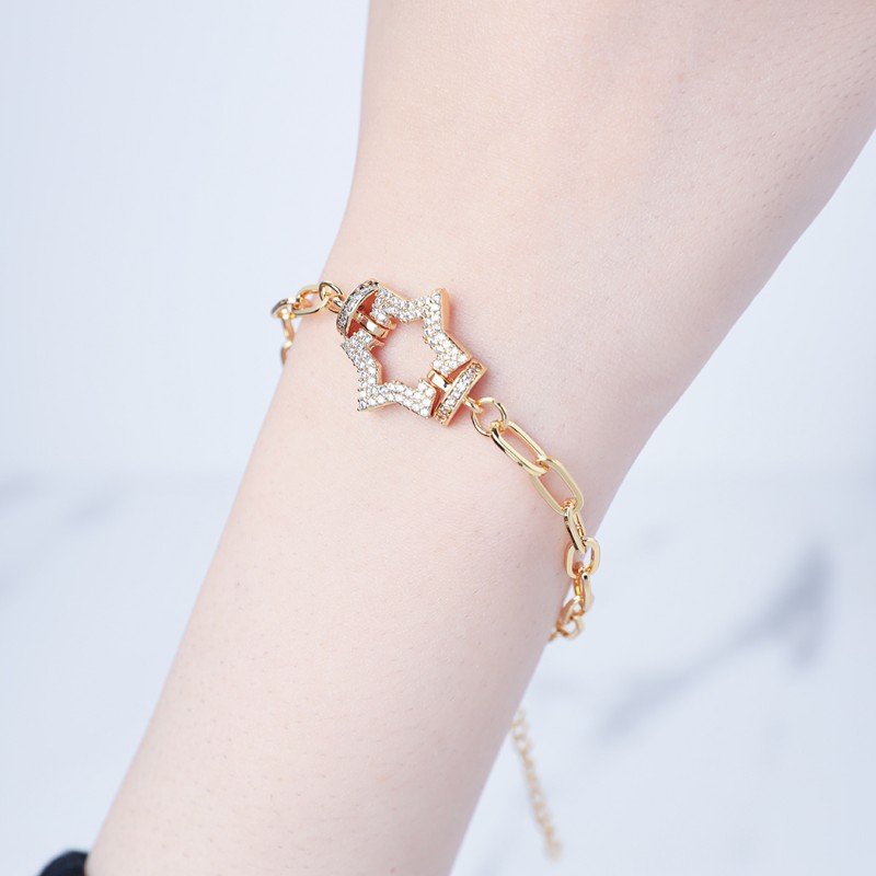 سوار ذهبي بتصميم نجمة