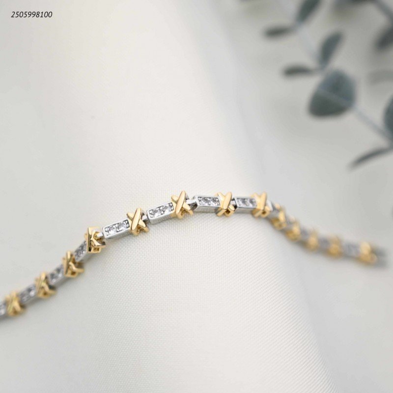 سوار ذهبي وفضي بتصميم X و زركون مستطيلة لون ذهبي وفضي