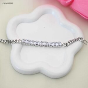 سوار زركون شكل مربع متتالي لون فضي