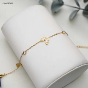 سوار سلسلة مع تعليقات فراشة لون ذهبي