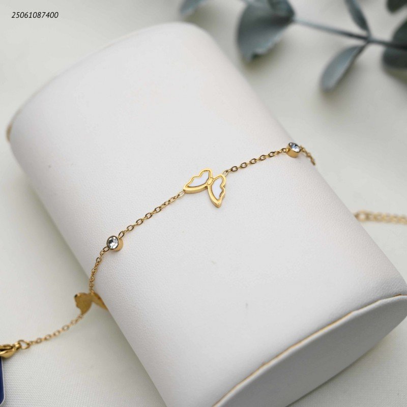 سوار سلسلة مع تعليقات فراشة لون ذهبي