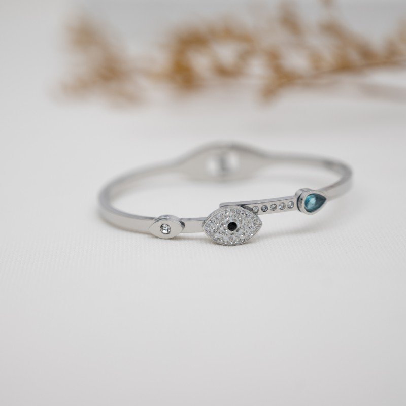 سوار فضي بتصميم عين