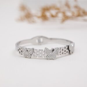 سوار فضي بتصميم فراشات