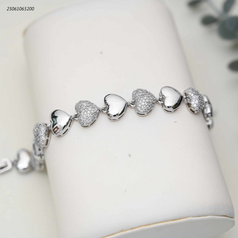 سوار قلوب متسلسلة واحد سادة واحد زركون لون فضي