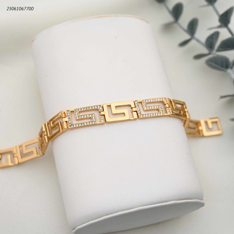 سوار لون ذهبي