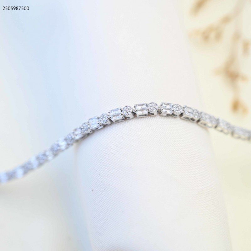 سوار نسائي زركون مربع و دائري متتالي لون فضي