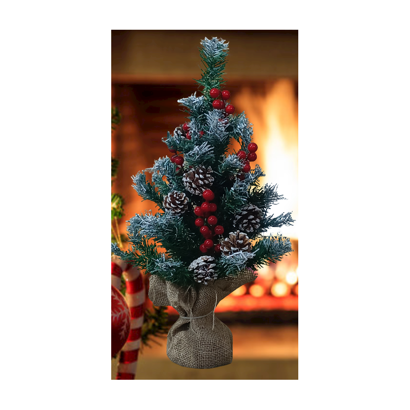 شجرة كريسمس مزينة مع قاعدة خشب