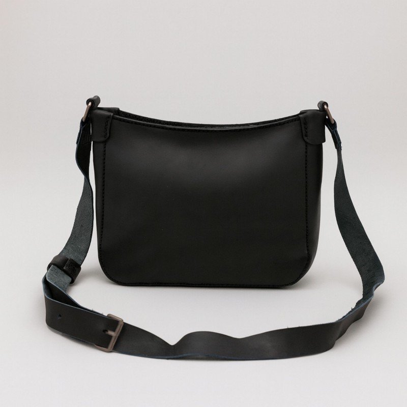 شنطة نسائية لون اسود