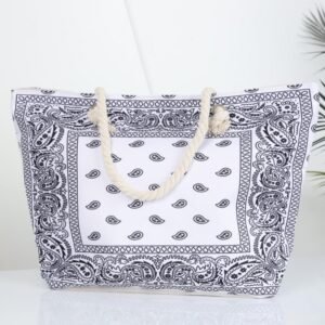 شنطة يد قماش للرحلات بزخرفة لون أبيض