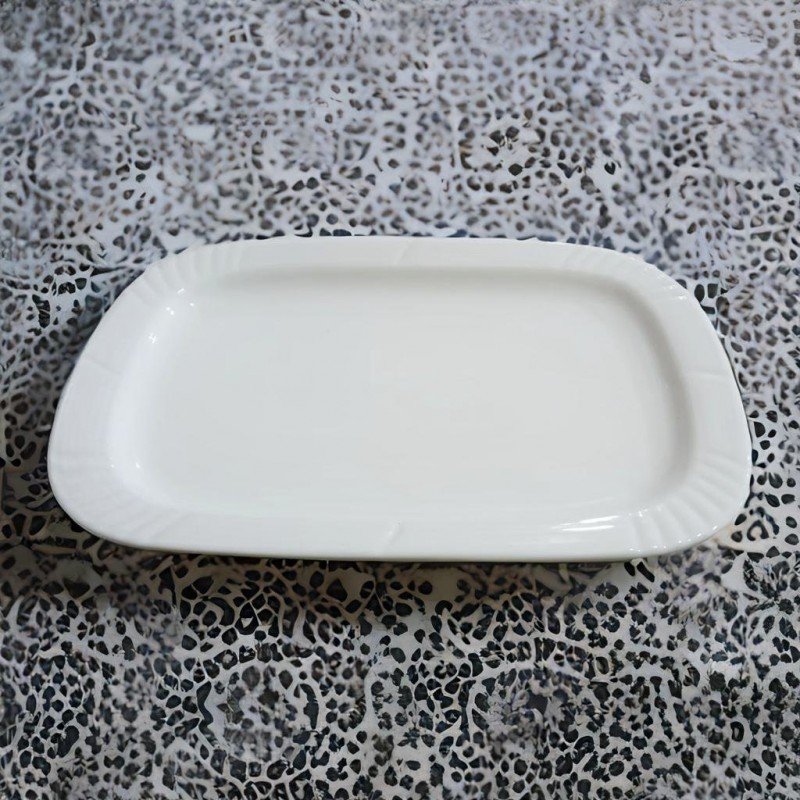 جاط بورسلان ثقيل حجم وسط لون أبيض قياس 30*20.8 سم