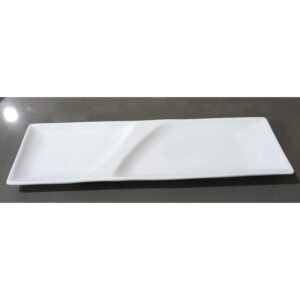 صحن بورسلان مقسم قسمين للمخللات والفواكه المجففة