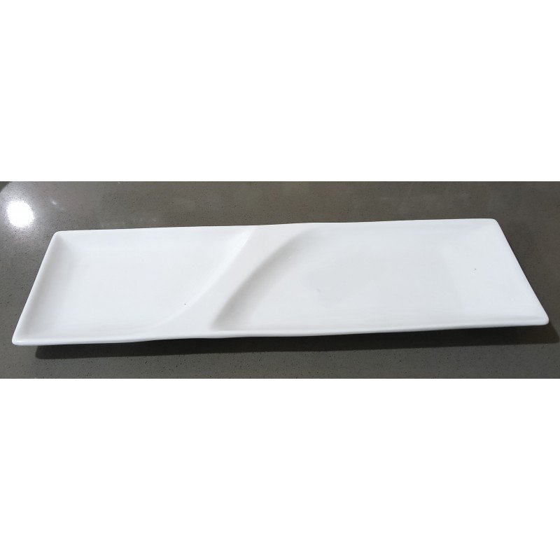 صحن بورسلان مقسم قسمين للمخللات والفواكه المجففة