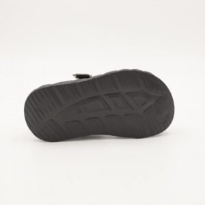 صندل اطفال ولادي مع لاصق لون اسود وبيج