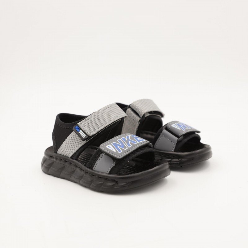 صندل اطفال ولادي مع لاصق لون اسود وسكني