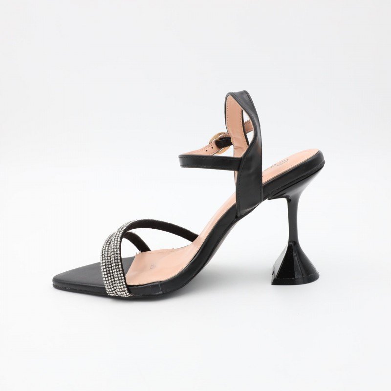 صندل للنساء لون أسود