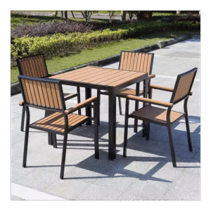 طاولة خارجية خشبية مع 4 كراسي لون أسود وخشبي