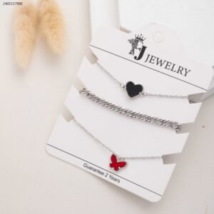 طقم 3 أساور فضي بتصميم قلب أسود وفراشة حمراء