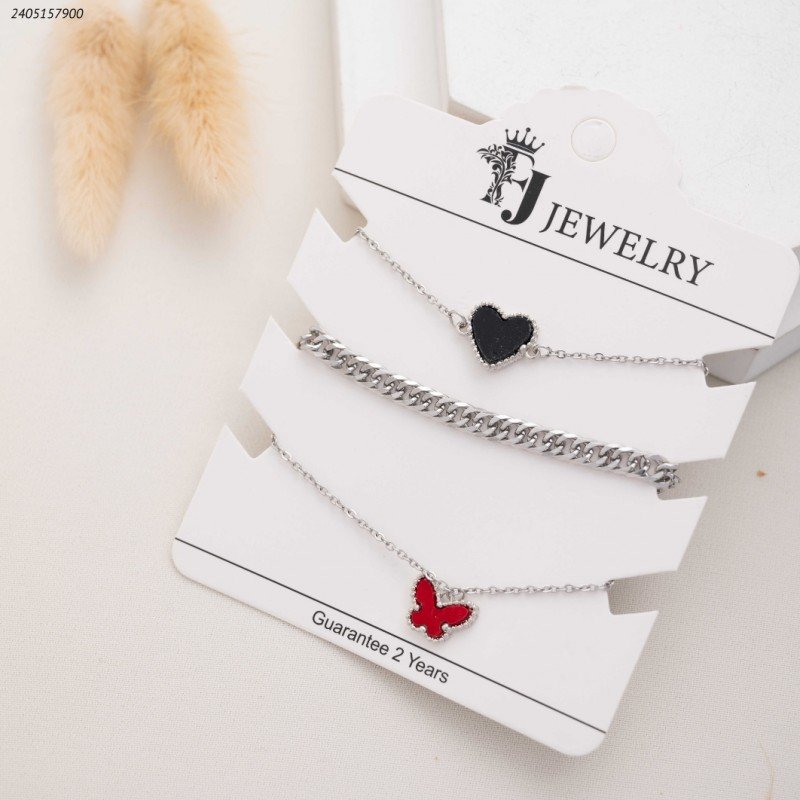 طقم 3 أساور فضي بتصميم قلب أسود وفراشة حمراء