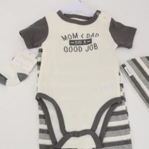 طقم 4 قطع للأطفال لون رمادي و أبيض