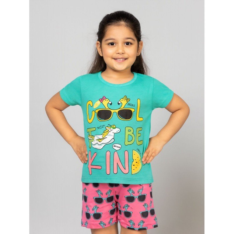 طقم أطفال قطعتين شورت + تيشيريت