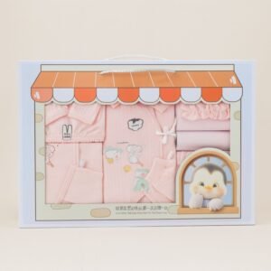 طقم استقبال بيبي لون زهري بصندوق مرتب كهدية ( تبان و بيجامة + طاقية + كفوف + كوفلية + مناشف + قطع قماش )