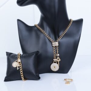 طقم اكسسوارات 3 قطع لون ذهبي بتصميم قفل ومفتاح حجم 7