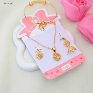 طقم اكسسوارات للأطفال مطلي بالذهب ( سوار + سلسال + حلقان + وخاتم )