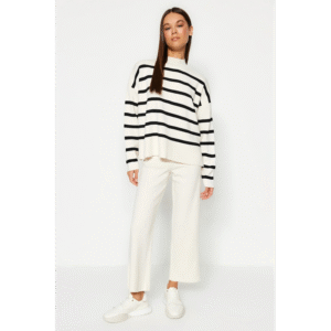 طقم تركي بنطلون وبلوزة مخططة للنساء لون بيج وأسود